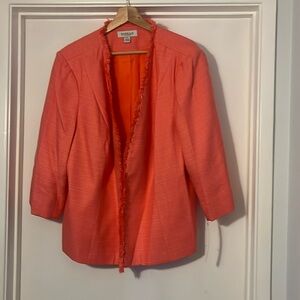 Danillo Woman 20W skirt suit.  NWT. Coral/white.